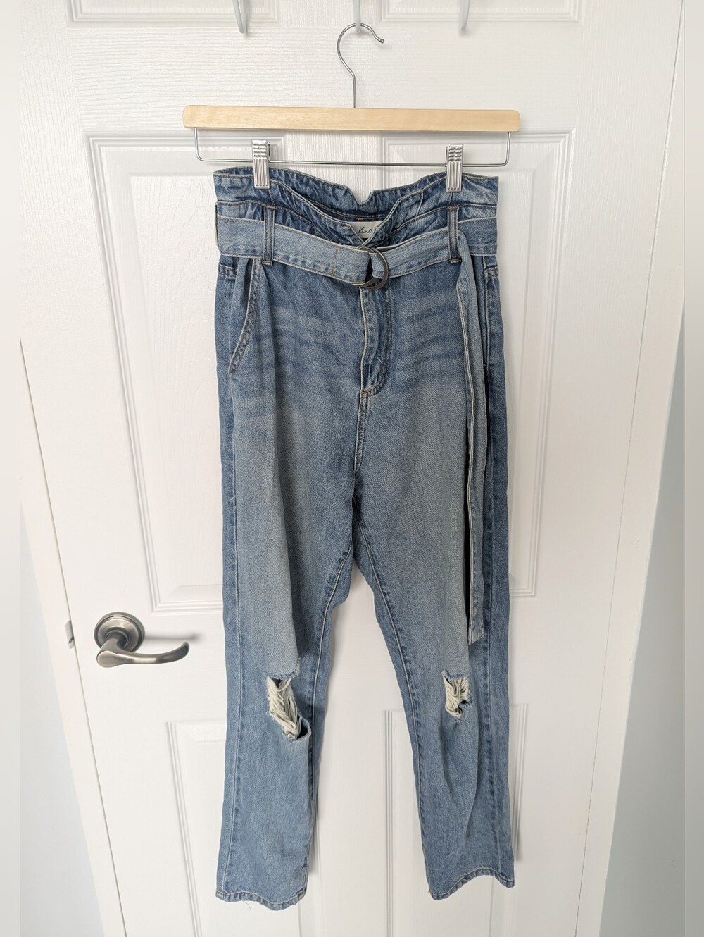 High Rise (Paperbag Waist) Distressed Light-Wash Denim Jeans with Belt